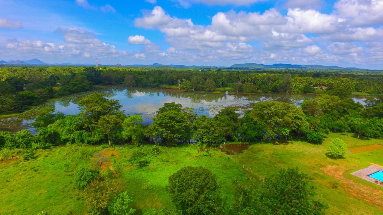 Sigiriya Water Cottage Buitenkant foto